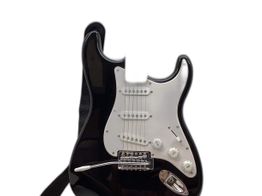 guitarra el&eacute;trica fender squier