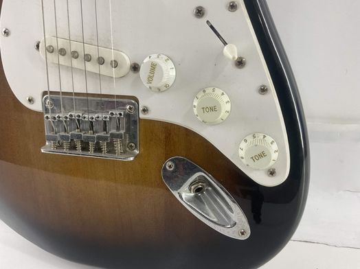 guitarra elétrica squier bullet startocaster