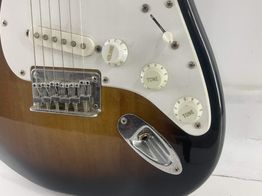 guitarra elétrica squier bullet startocaster