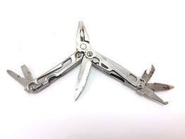 herramienta multiusos leatherman rev 14