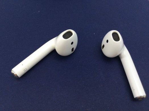 in ear apple airpods 2 gen