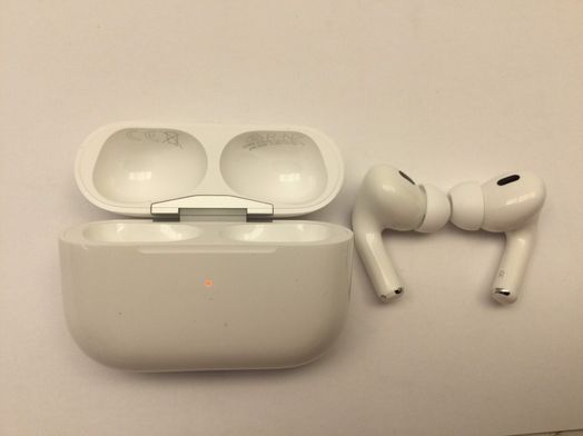 in ear apple airpods pro