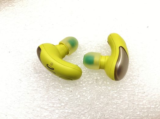 in ear sony wf-sp700n