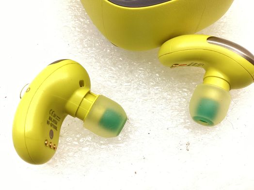 in ear sony wf-sp700n