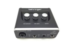 interface behringer u-phoria um 2