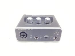 interface behringer u-phoria um2