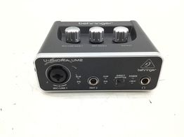interface behringer u-phoria um2