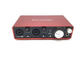 interface focusrite scarlett 2i2 (2 gen)