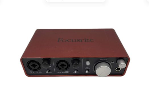placa de som focusrite scarlett 2i2
