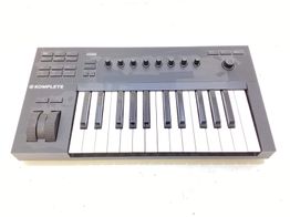 interface native instruments komplete kontrol a25