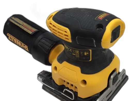lixadora banda dewalt dwe6411