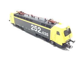 locomotora escala h0 electrotren lima collection locomotora renfe 252.035-1 escala h0 (ref. 208541)