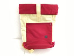 mala port&aacute;til lefrik sem modelo