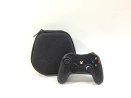 mando xbox one nacon nc7270