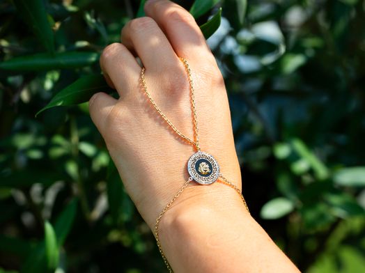 manita oro 18k 