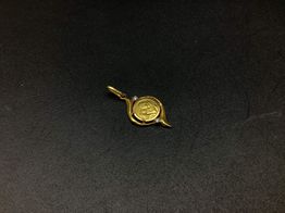 medalla oro 18k con circonita 