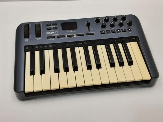 mesa dj m-audio oxygen 25