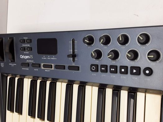mesa dj m-audio oxygen 25