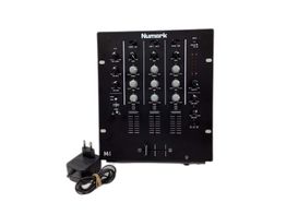 mesa mistura numark m4