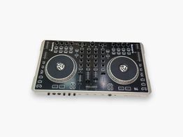mesa dj numark n4 dj controller