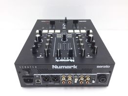 mesa dj numark scratch