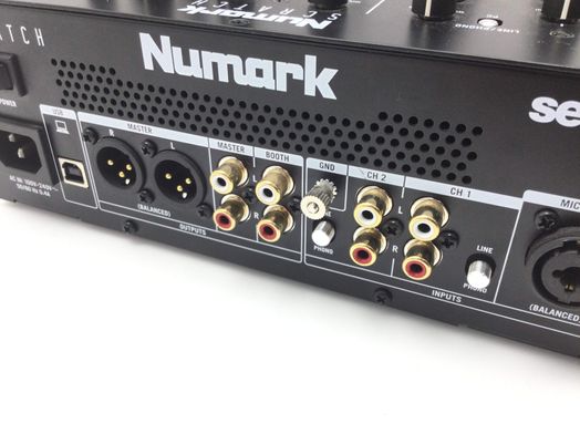 mesa dj numark scratch