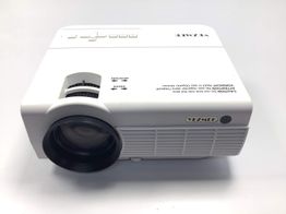 mini proyector yezmek v7