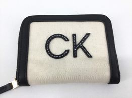 monedero calvin klein beige y negro
