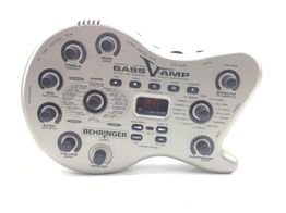 multiefectos bajo behringer bass vamp