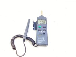 multimetro pce em882