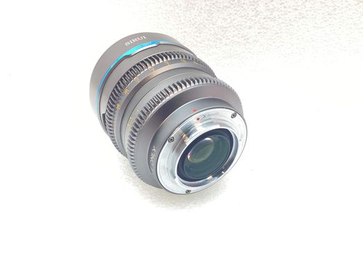 objetivo sirui 24mm t1.2