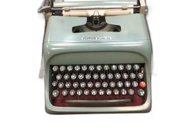 objetos insolitos olivetti studio 44