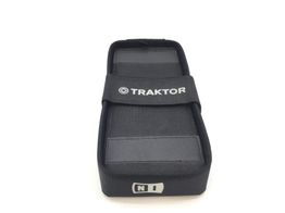 otro equpamiento dj native instruments traktor soporte