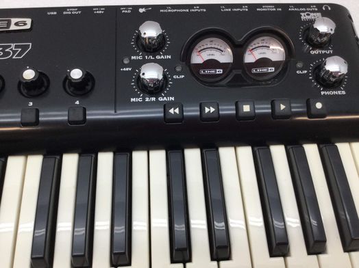 outros m&uacute;sica profissional line 6 kb37