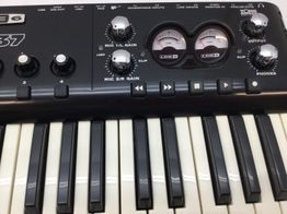 outros m&uacute;sica profissional line 6 kb37