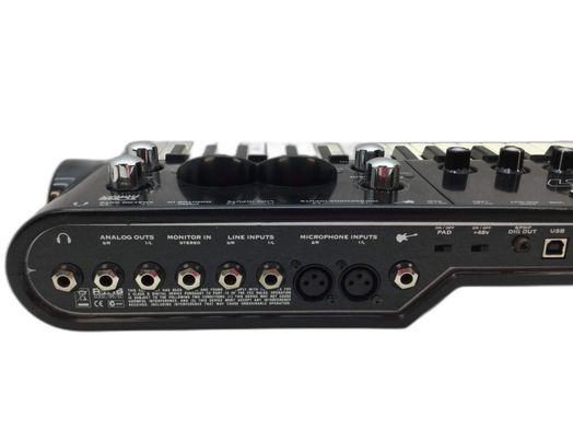 outros m&uacute;sica profissional line 6 kb37