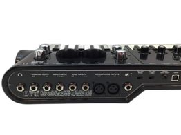 outros m&uacute;sica profissional line 6 kb37