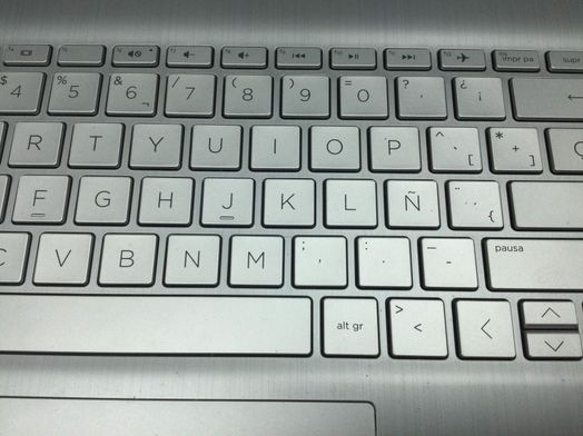 pc portatil hp 15s-fq4061ns