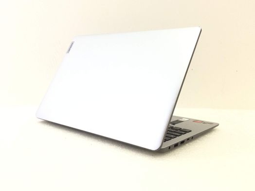 pc portátil lenovo 82r4