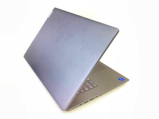 pc port&aacute;til lenovo 83a2