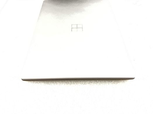 pc port&aacute;til microsoft 1867