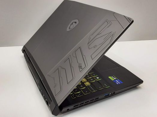 pc portatil msi ms-1585