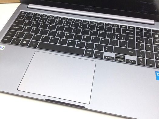 pc portatil samsung galaxy book4