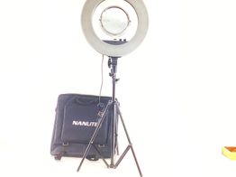 p&eacute; de ilumina&ccedil;&atilde;o nanlite halo 18