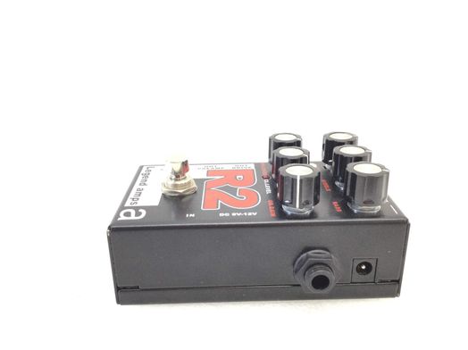 pedal efeitos amt r2