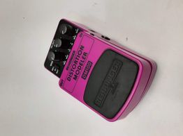 pedal multiefectos de guitarra behringer dm100
