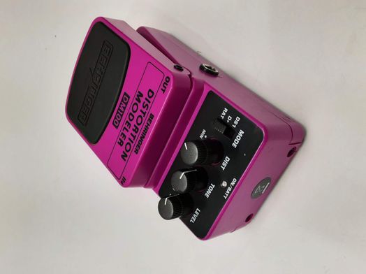 pedal multiefectos de guitarra behringer dm100