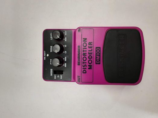 pedal multiefectos de guitarra behringer dm100
