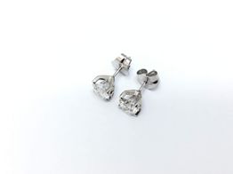 pendientes oro 18k con diamante de laboratorio 