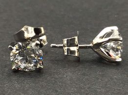 pendientes oro 18k con diamante de laboratorio 